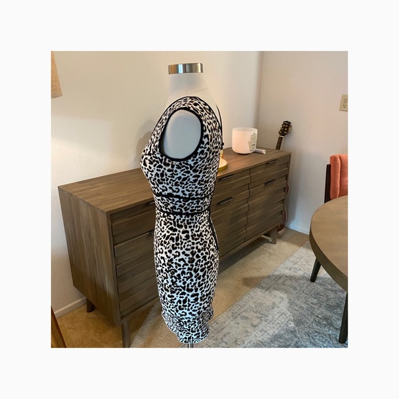 b c b g . l e o p a r d . d r e s s - Picture 8 of 8